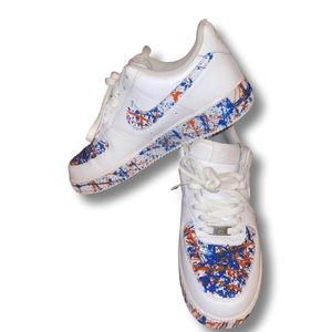 This used Air Force 1 nice condition and the custom is new. Size 9 for men